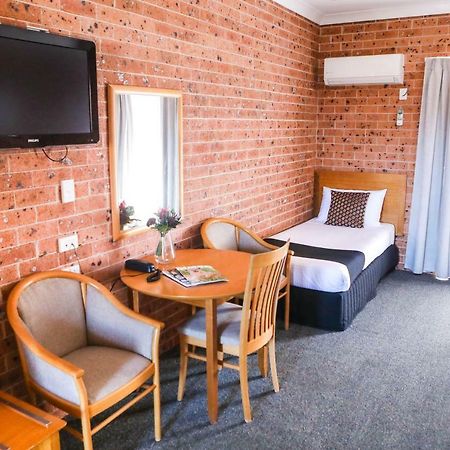 Akuna Motor Inn And Apartments Дабо Екстериор снимка